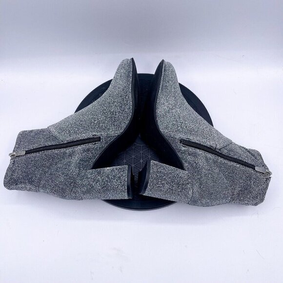 Marc Fisher Dyvine Women's Heeled Booties Ankle Boots Metallic Silver Size 6.5 - Picture 4 of 9